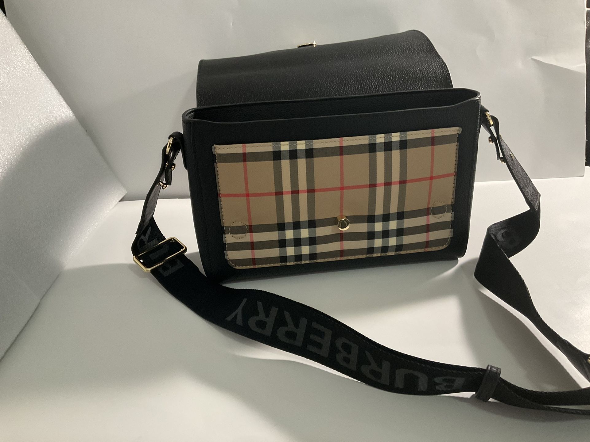 Burberry Vintage Boston Bag for Sale in Linden, NJ - OfferUp