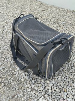 soft-sided pet carrier
