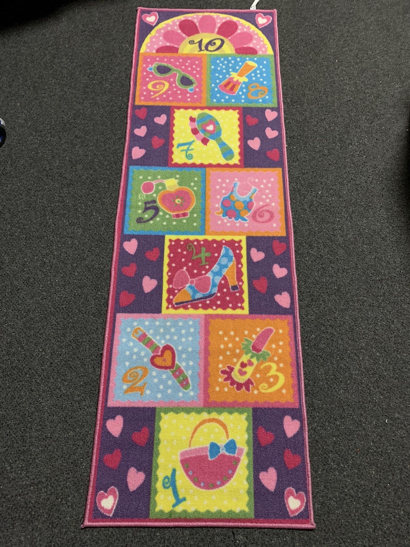 Hop scotch Play Area Rug - gently used like new