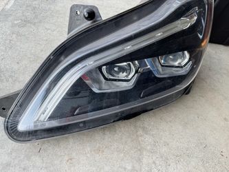 Kenworth T680 Headlight Driver Side LH original