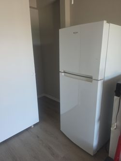 Whirlpool top freezer Refrigerator