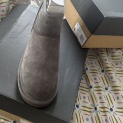 Grey Uggs 
