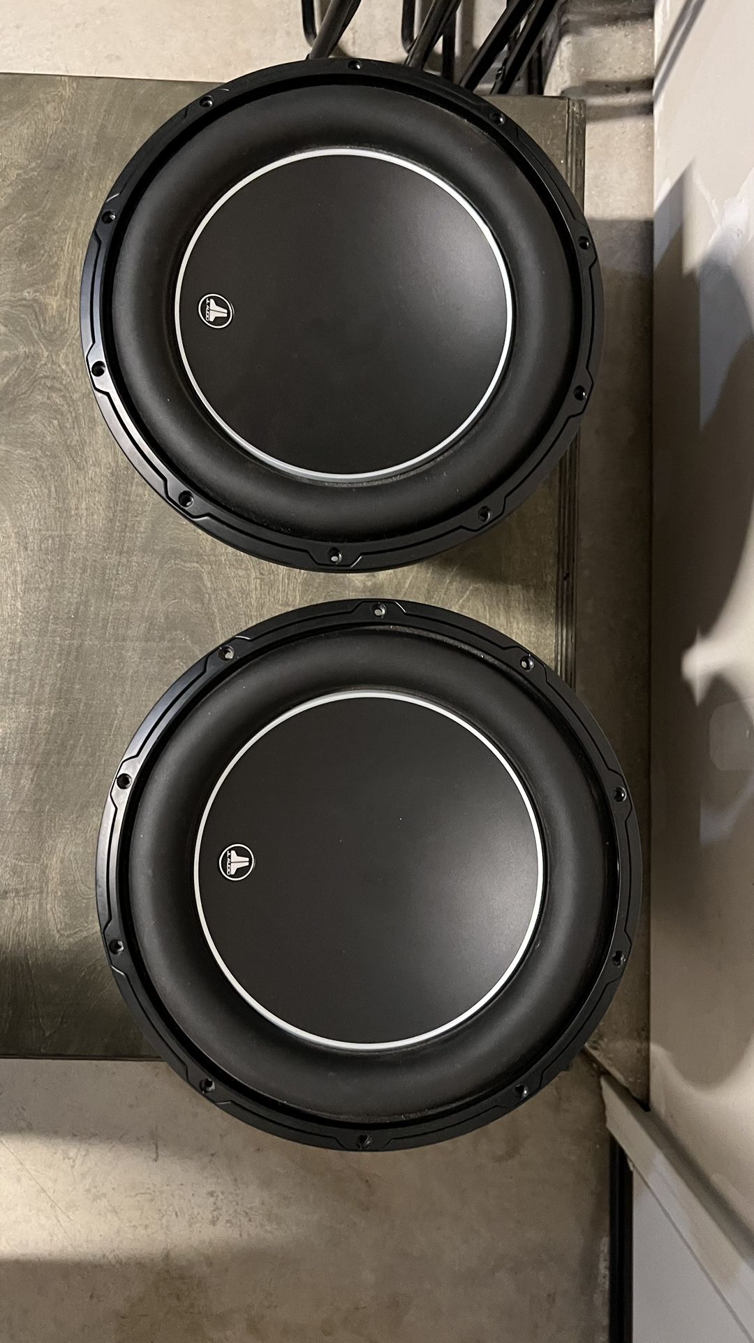 JL W6s 12in