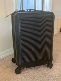 Open Story Signature Hardside Carry On Spinner Suitcase Matte Black  TSA Locks, Water-Resistant, Polycarbonate luggage