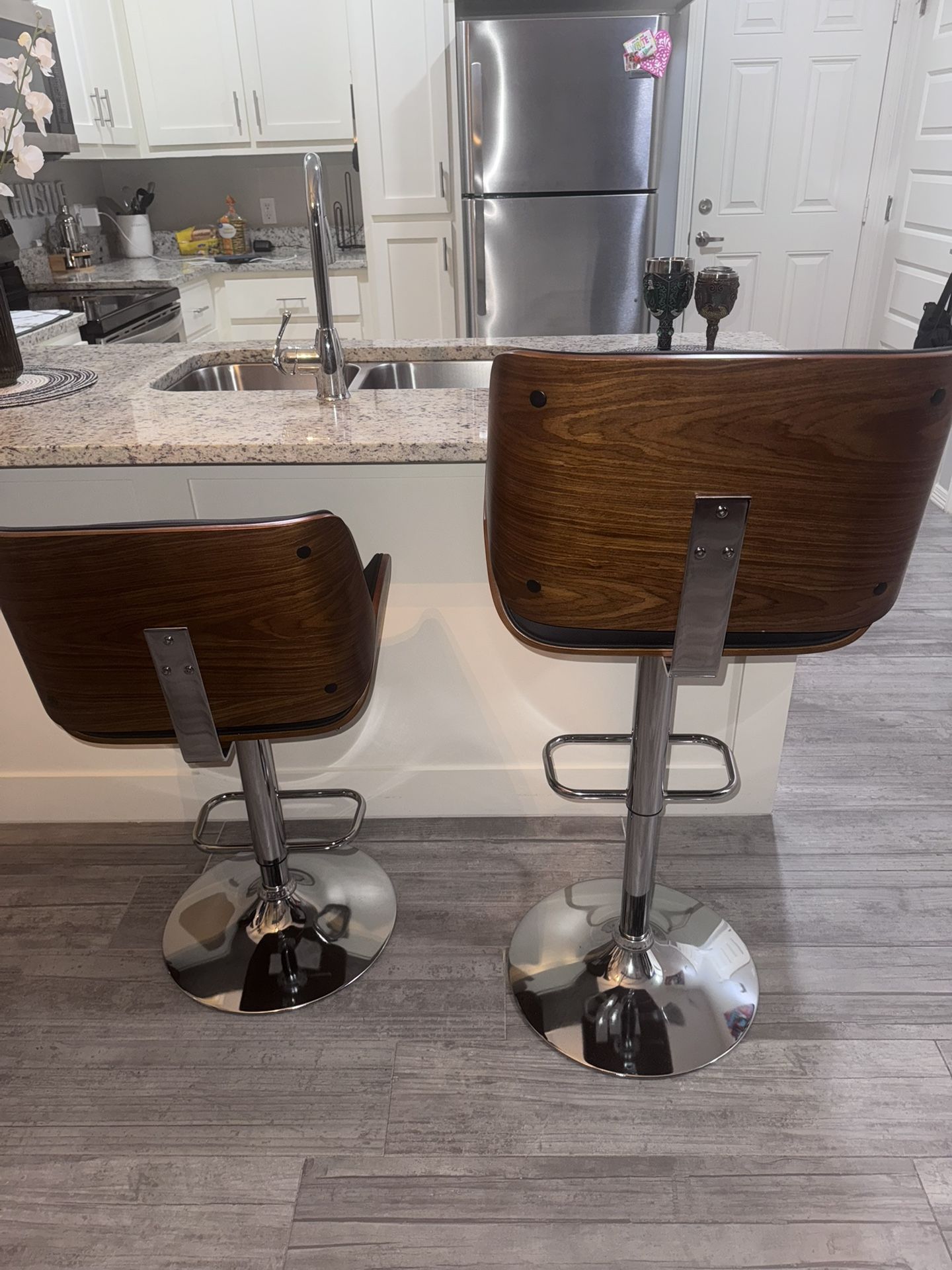 4 Piece Adjustable Bar Stools/Chairs