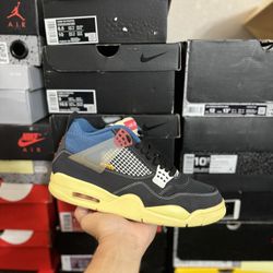 Jordan Union 4 Off Noir size 8.5 VNDS 