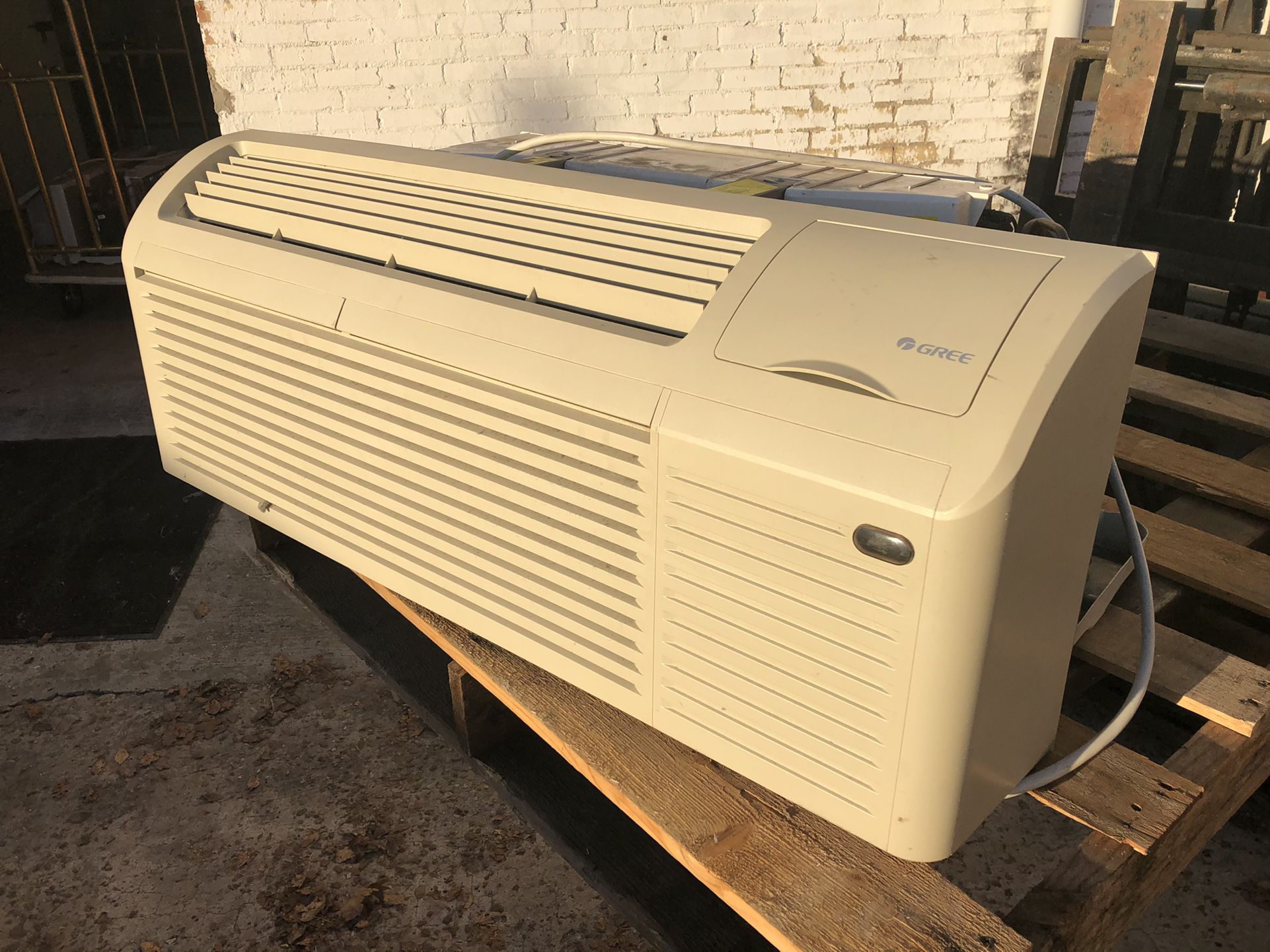 Air Conditioner Unit PTAC GREE Brand 9,400 BTU Multiple Available- $500 Each