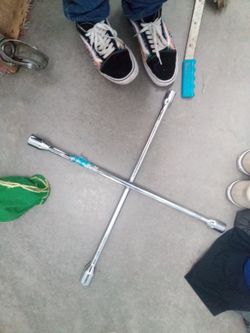 Delco Lug Bar,22" Long