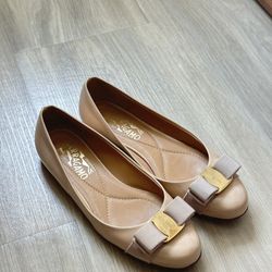 Ferragamo ballet Flats