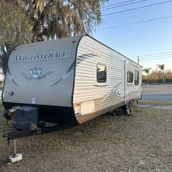 2015 Wildwood W/ Slide Out $8k