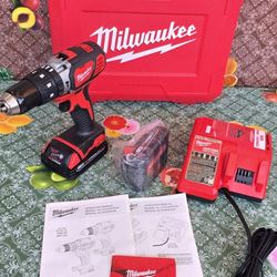 Milwaukee
M18 Lithium-Ion Cordless 1/2 in. Hammer Drill Driver Kit with(2) 2.0Ah Batteries, Charger and Hard Case