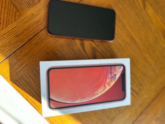 iPhone XR 64gb 100% battery life