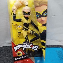 Miraculous Moments Ladybug Queen Bee Buzz-On Doll