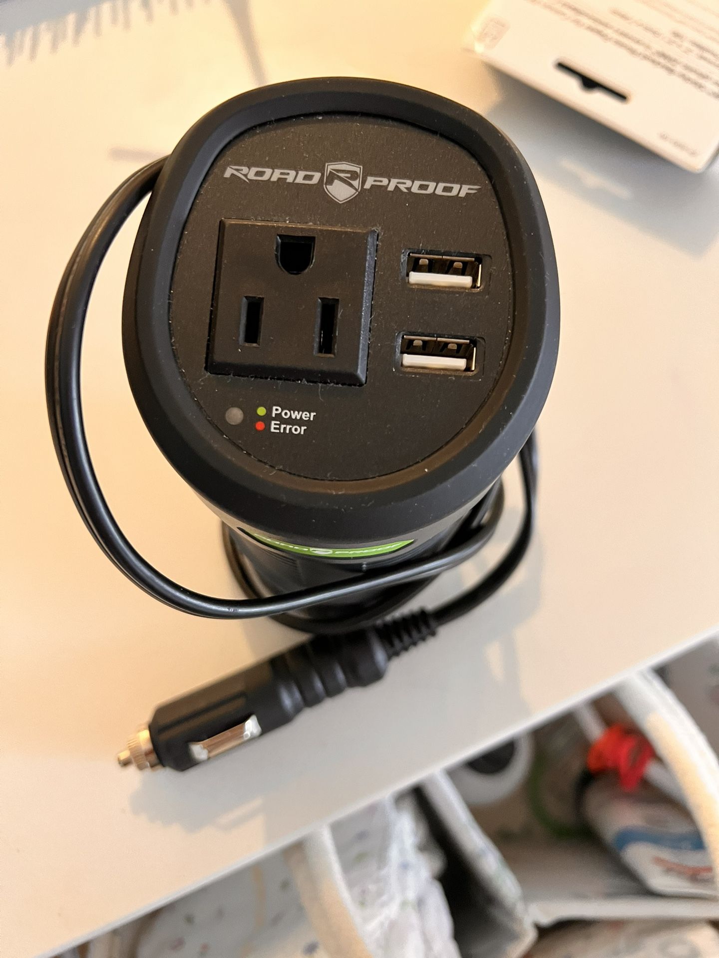 Car Outlet 3 Prong Connection And 2 USB Slots