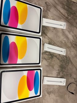 Apple i pad 8 with pen