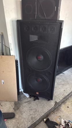 Rockville 15’ standalone speaker