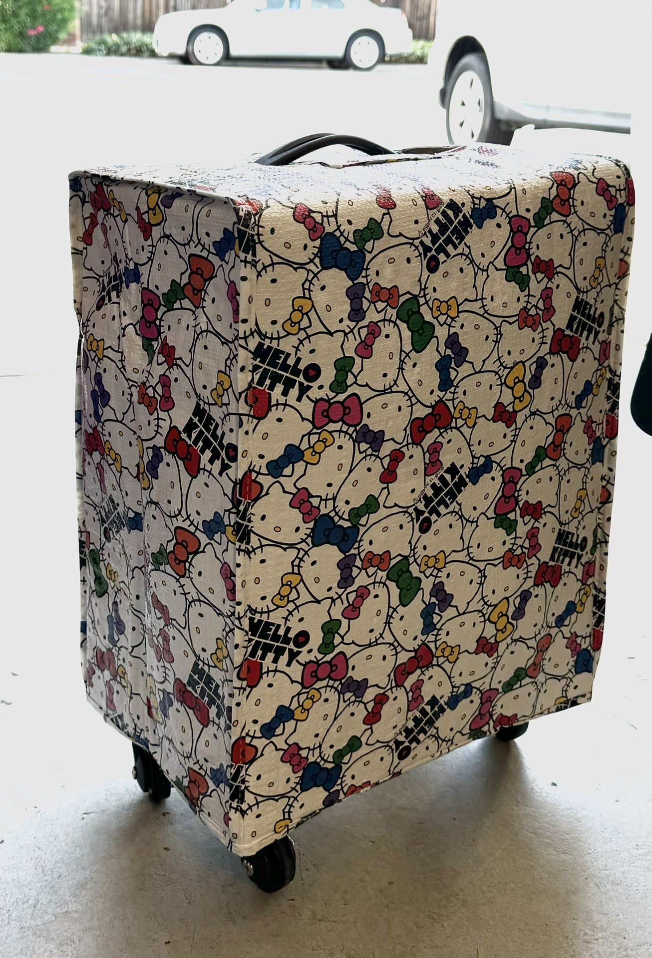 Hello Kitty Luggage Protector