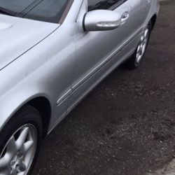Mercedes 2001 c class 200