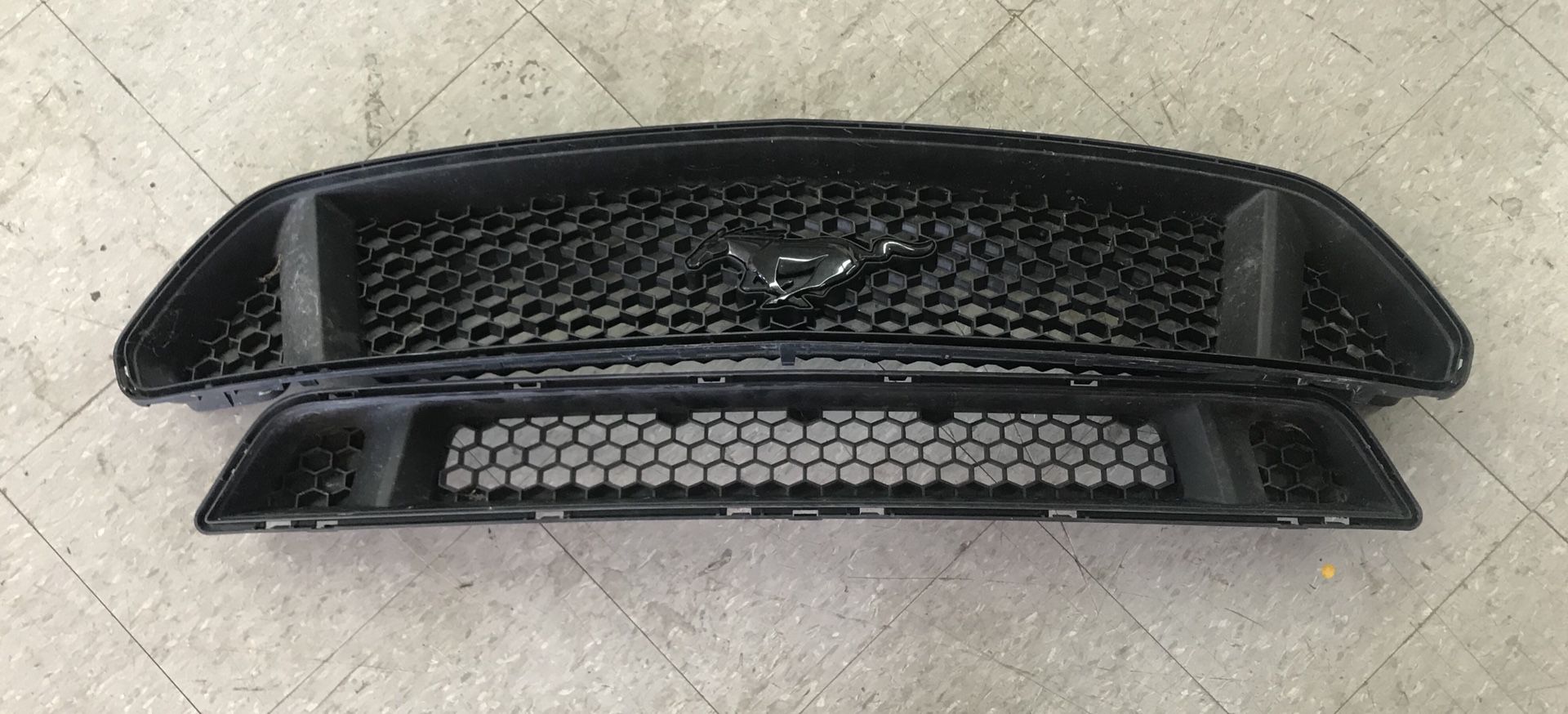 2015 - 2017 Ford Mustang Grille(s)