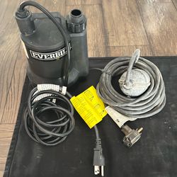 Submersible pump with pump float switch