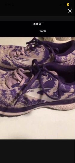 Ladies brooks sneakers