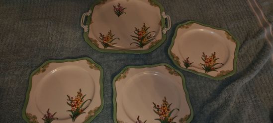 Noritake Japan hand painted plate set