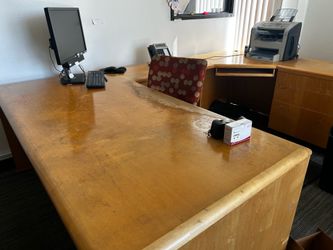 Free desk