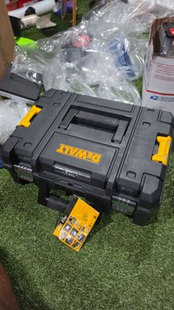 DEWALT Caja de herramientas TSTAK II, 13 pulgadas, caja de almacenamiento de herramientas con parte superior plana, organizador apilable, caja de herr
