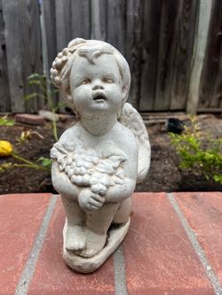 Vintage concrete Baby Angel  Garden Statue 10.5”x6.5” 10 Ib