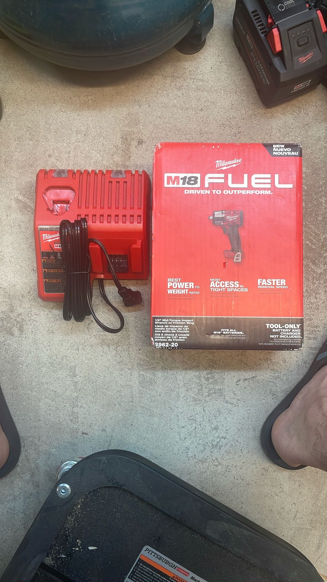 M18 FUEL 1/2” Mid Torque Impact Wrench (w/ Friction Ring)