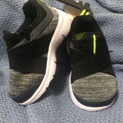 Sports Shoes
