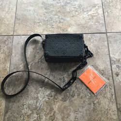 Woman Lv bag