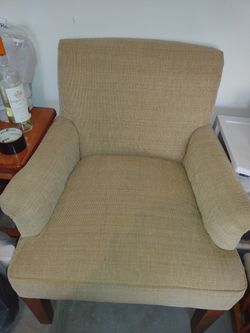 2 Chairs Can Deliver