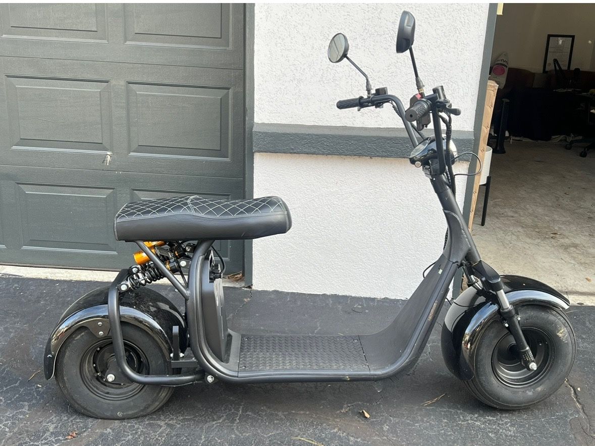 X7 Fat Tire Lithium Scooter City coco 2000W $750