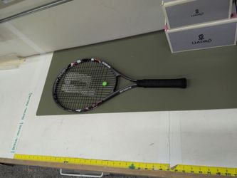 26-inch Prince Thunder junior tennis racquet featuring a gray frame