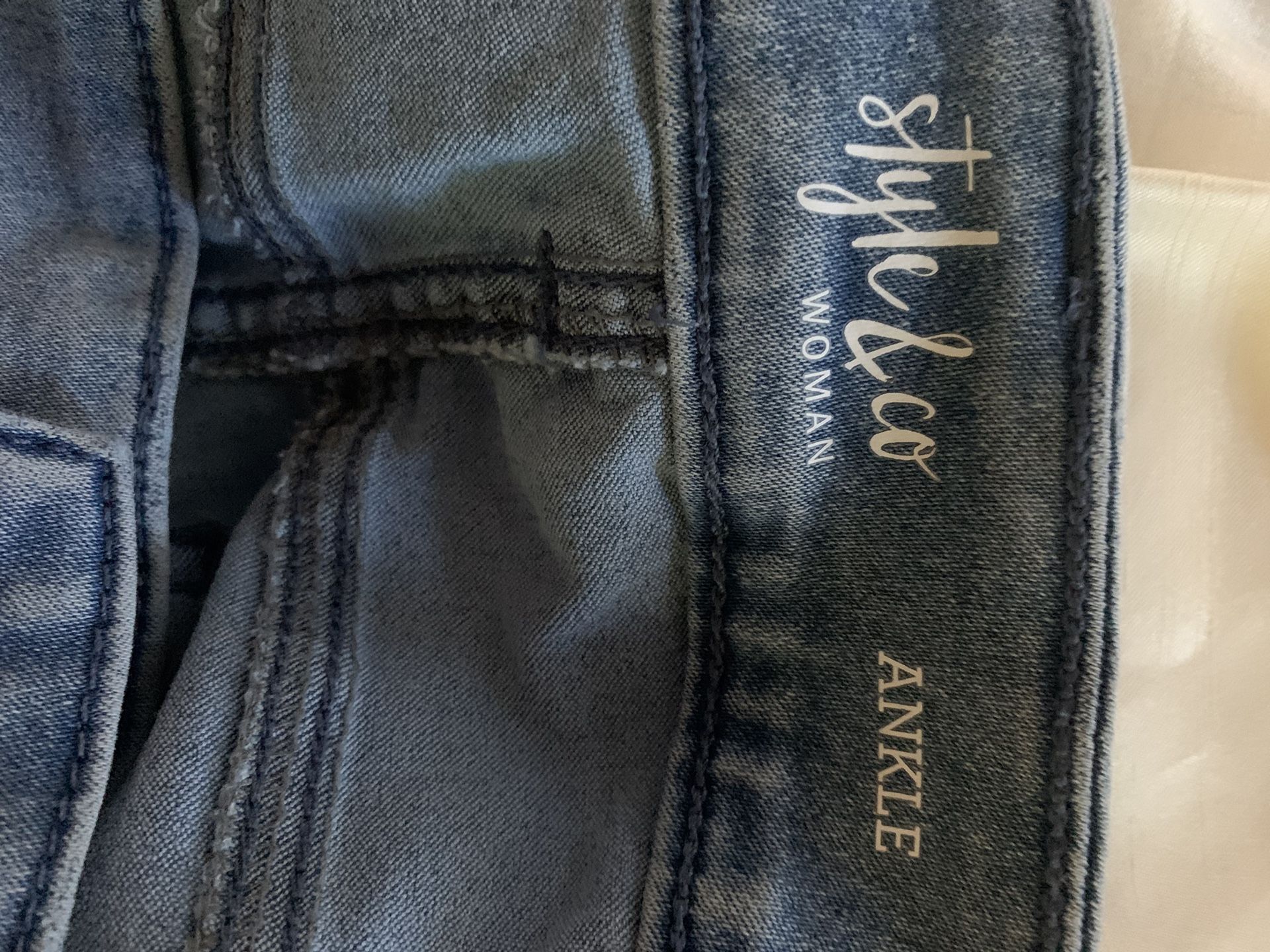 Women’s jeans with floral detail