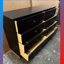8 drawers dresser / Eight drawers dresser