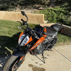 2023 KTM DUKE