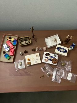 Large lot vintage dollhouse furniture Penn Dutch