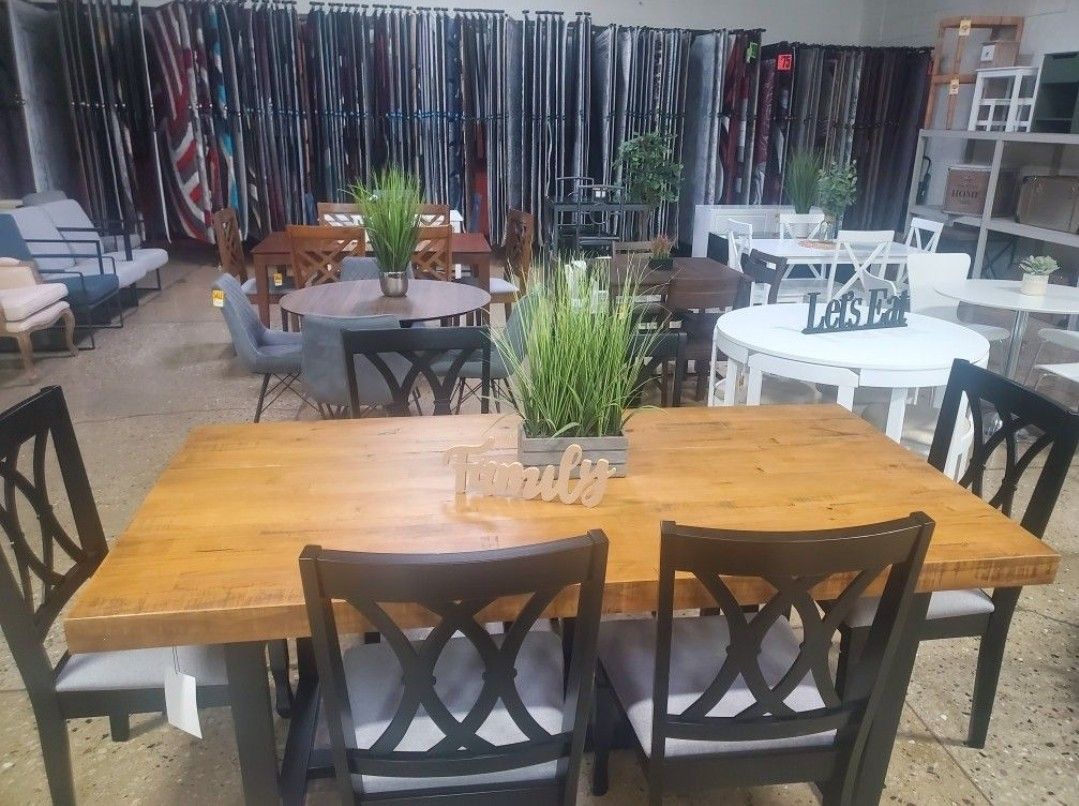 Beautiful 7 PC Rustic Dining Set With 6 Chairs (New)