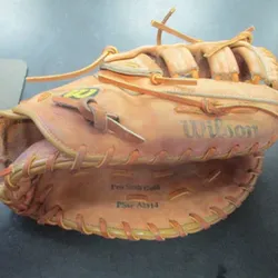 Used Wilson Pro Staff Gold PSG A2314 RHt 1st base Glove dult