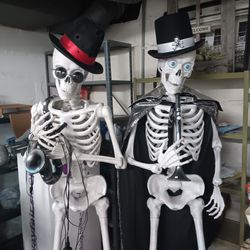 Skeleton Animatronic Duo NEED GONE ASAP