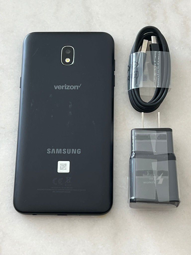 Samsung Galaxy J7  , Unlocked   for all Company Carrier ,  Excellent Condition  Like New