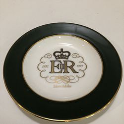 VINTAGE ER ROYAL Silver Jubilee Wedgewood Bone China Dish w/Gold Trim - Made In England 