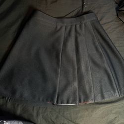 Black pleated skirt