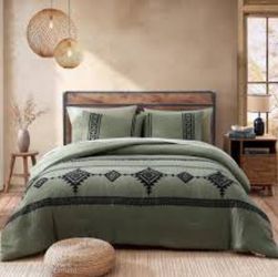 New 7ps Full size Embroidered comforter set