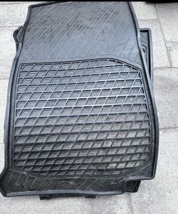 Mercedes C300 OEM Full Set Floor Mats Like New