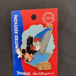 DISNEY DLR RARE USA OLYMPIC LOGO MICKEY MOUSE DIVING LE NUMBERED LE 0766 of