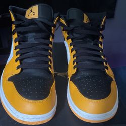 Air Jordan 1 Mid 