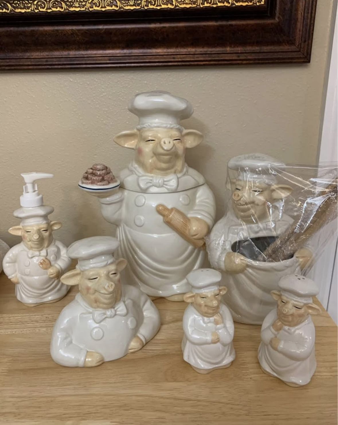 Beautiful Pig Set Cookie Jar And More $ 39 All